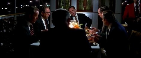 Nixon (Anthony Hopkins) et sa garde rapprochée.