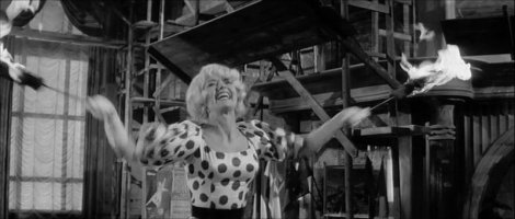 Liselotte Pulver dans Un, Deux, Trois (1961).