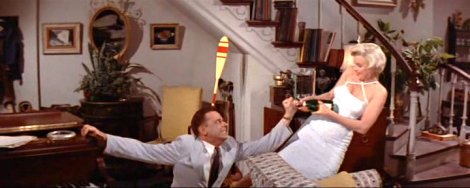 Tom Ewell et Marilyn Monroe dans Sept ans de réflexion (1955)